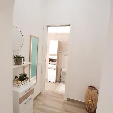 Suite Blanc Apartments - Monolocali Indipendenti Con Cucina E Bagno Privato - Check-In E Check-Out Con Codice In Autonomia H24 - Terrazza In Comune Guspini Exterior foto