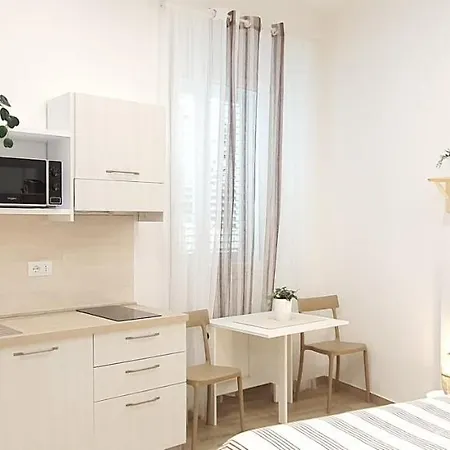 Suite Blanc Apartments - Monolocali Indipendenti Con Cucina E Bagno Privato - Check-In E Check-Out Con Codice In Autonomia H24 - Terrazza In Comune Guspini Exterior foto