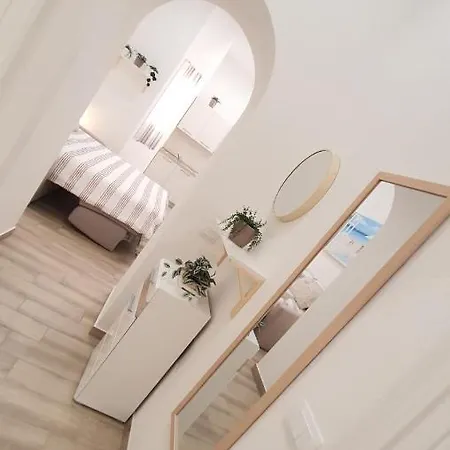 Suite Blanc Apartments - Monolocali Indipendenti Con Cucina E Bagno Privato - Check-In E Check-Out Con Codice In Autonomia H24 - Terrazza In Comune Guspini Exterior foto