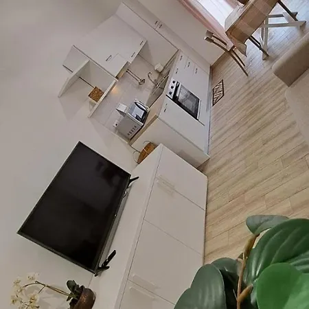 Suite Blanc Apartments - Monolocali Indipendenti Con Cucina E Bagno Privato - Check-In E Check-Out Con Codice In Autonomia H24 - Terrazza In Comune Guspini Exterior foto