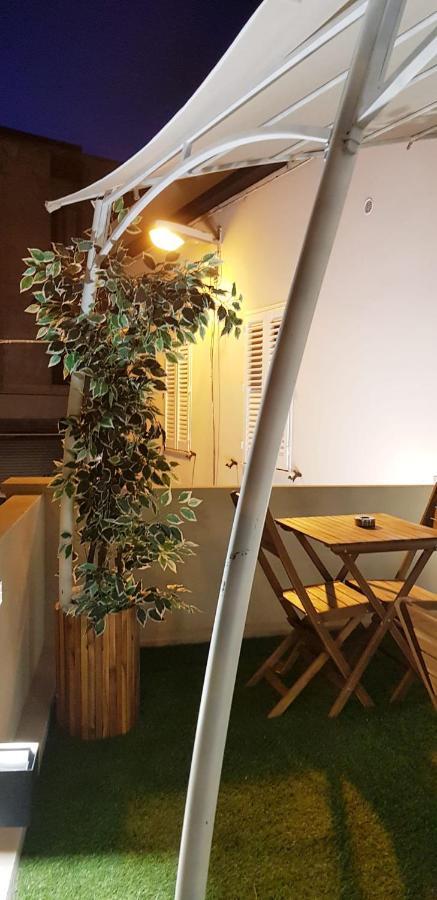 Apartment Blanc: Independent With Private Kitchens And Shared Terrace *