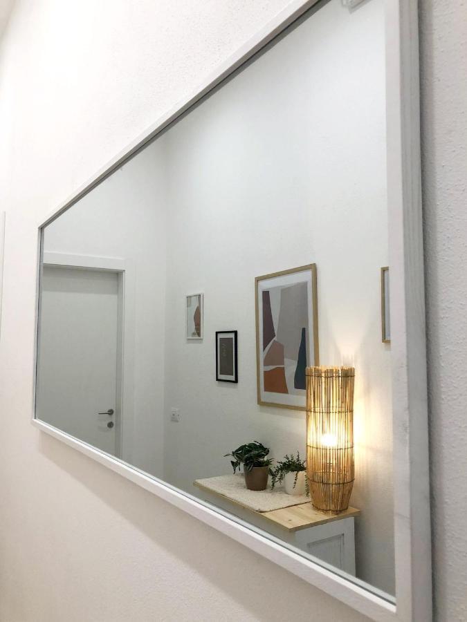 Apartment Blanc: Independent With Private Kitchens And Shared Terrace *