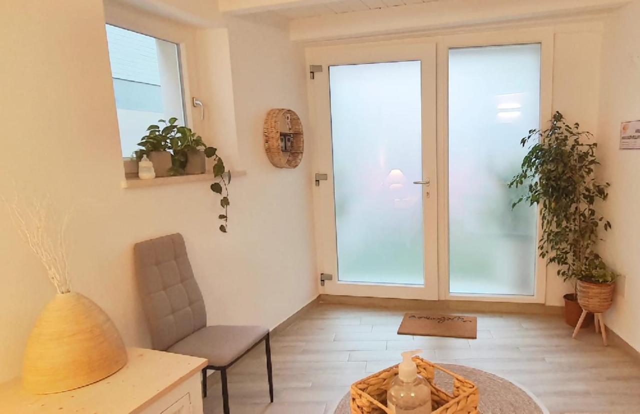 Blanc: Independent With Private Kitchens And Shared Terrace Apartment *