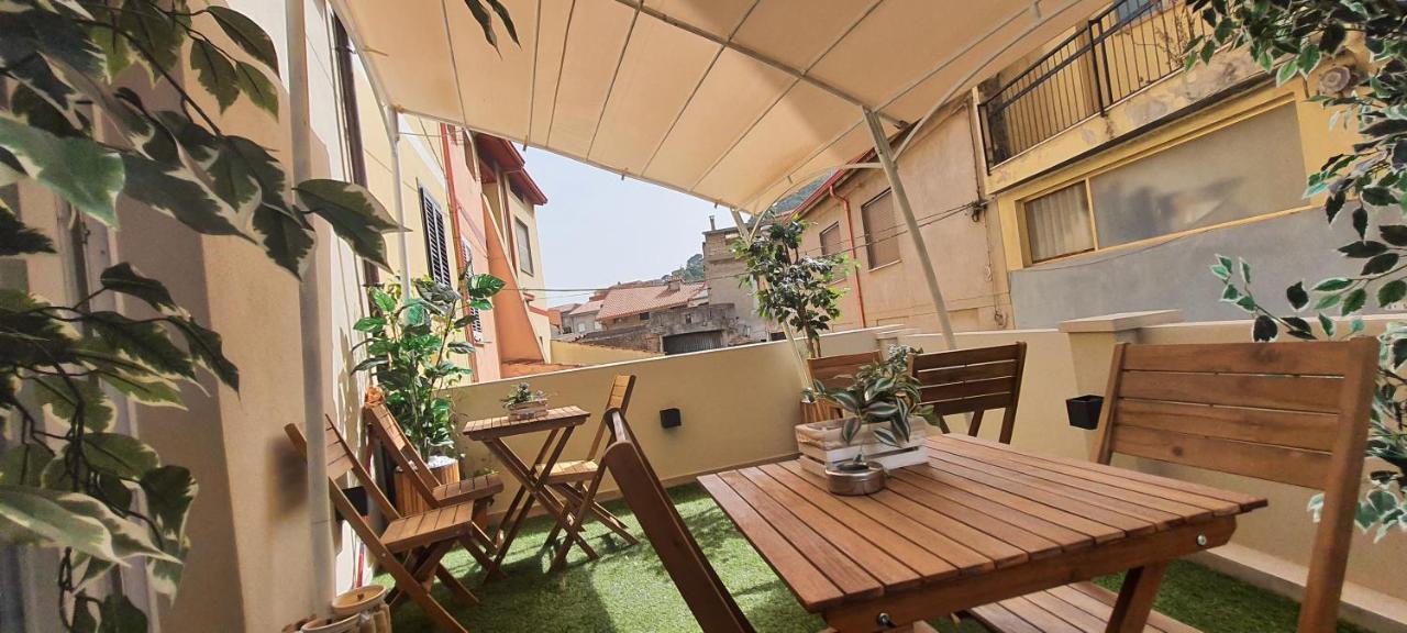 Blanc: Independent With Private Kitchens And Shared Terrace Apartment *