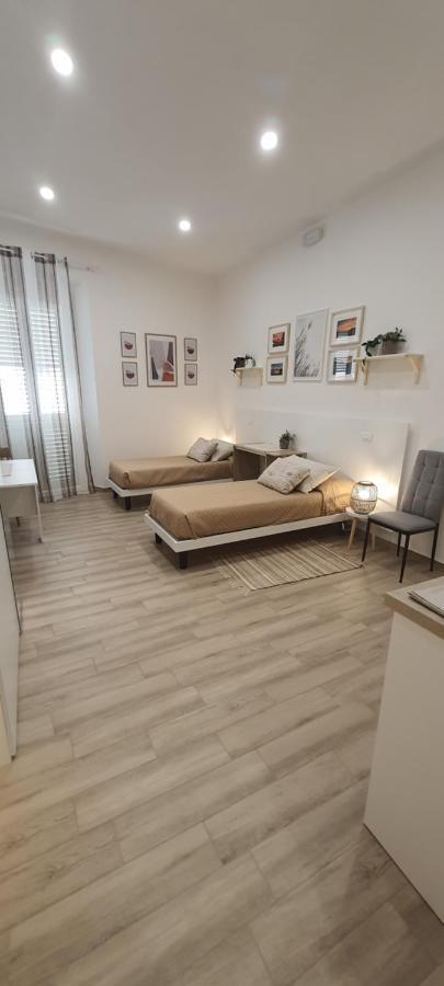 Blanc - Monolocali Indipendenti Con Cucina E Bagno Privato - Check-in E Check-out Con Codice In Autonomia H24 - Terrazza In Comune Apartamento *