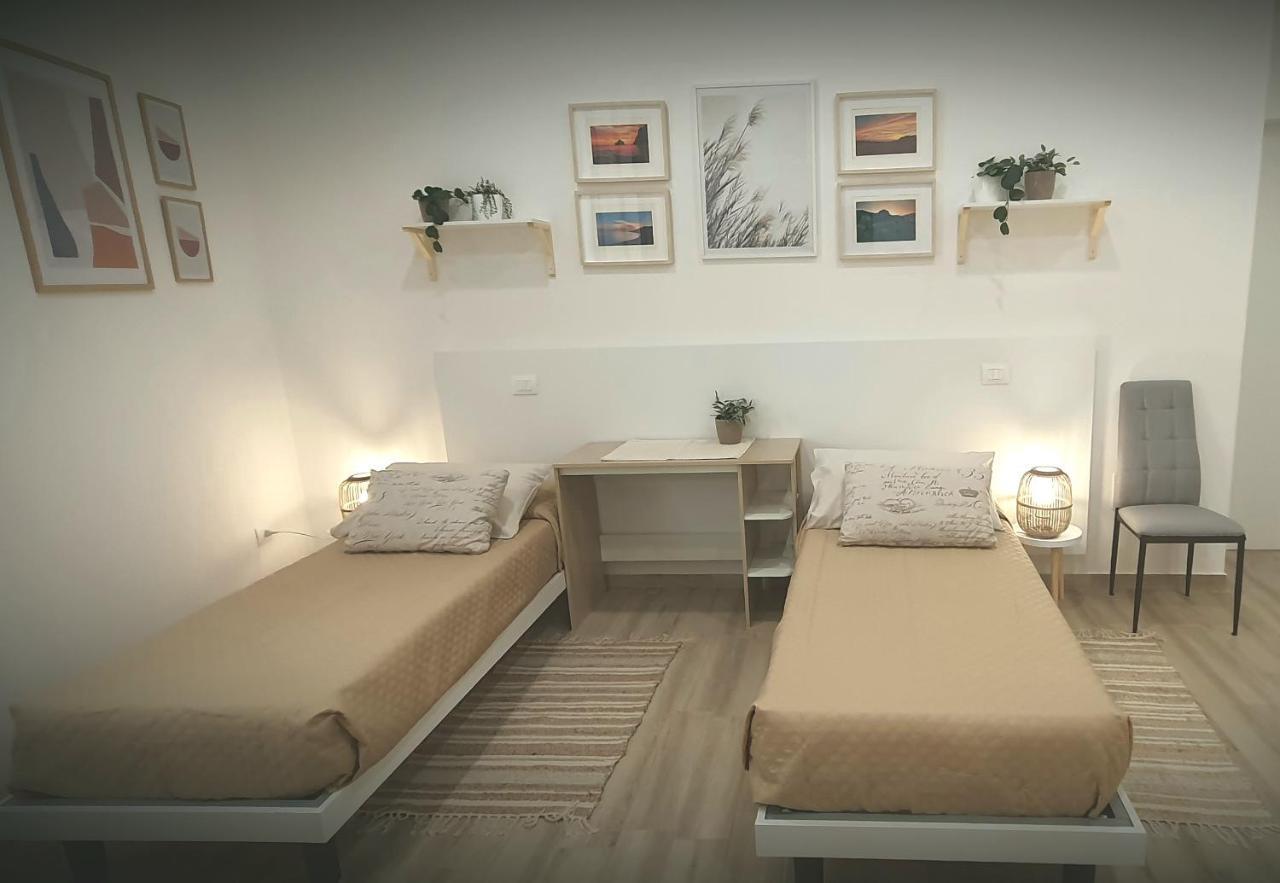 Blanc - Monolocali Indipendenti Con Cucina E Bagno Privato - Check-in E Check-out Con Codice In Autonomia H24 - Terrazza In Comune Apartamento