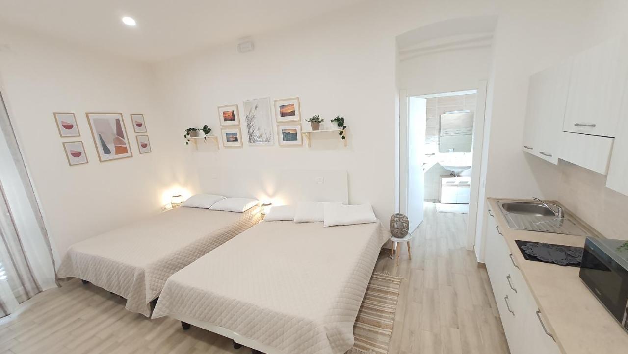 Apartamento Blanc - Monolocali Indipendenti Con Cucina E Bagno Privato - Check-in E Check-out Con Codice In Autonomia H24 - Terrazza In Comune