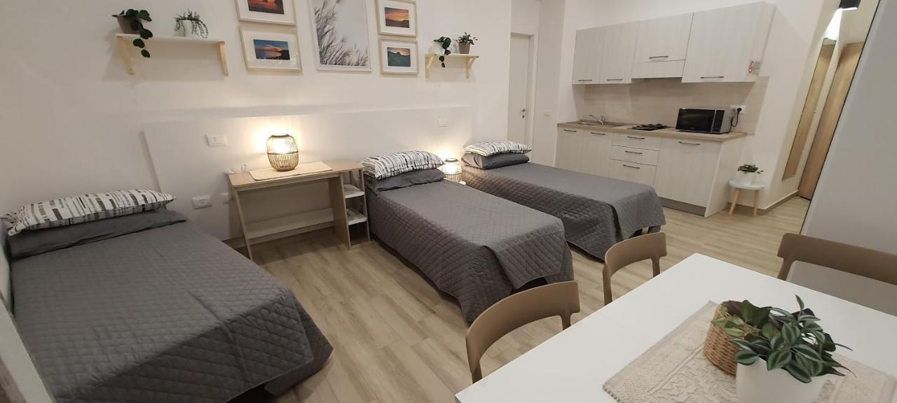 Blanc: Independent With Private Kitchens And Shared Terrace Apartment